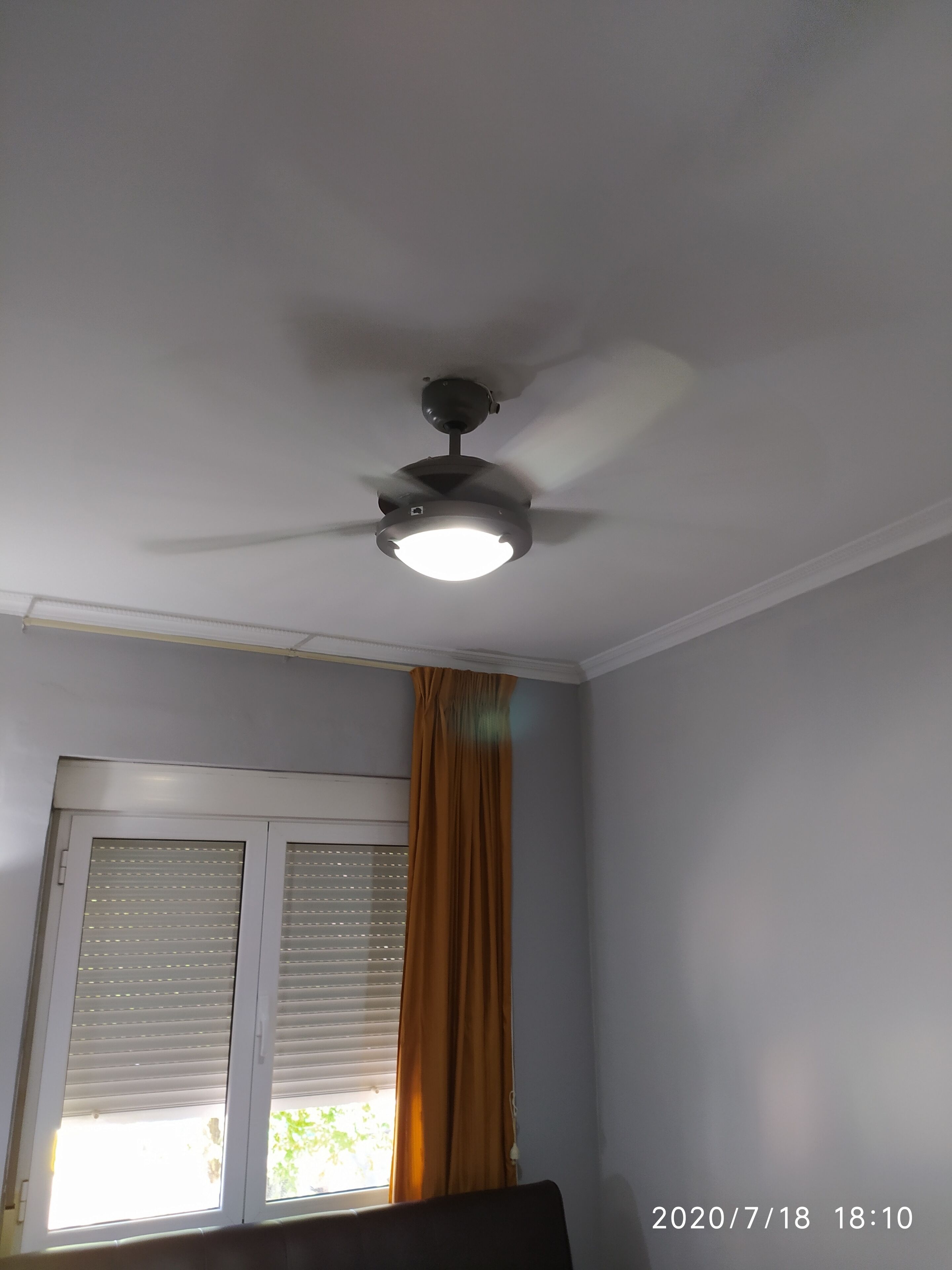 double room (with living room) | fan