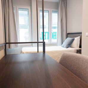 1 bedroom, Frette Italian sheets, premium bedding, down comforters