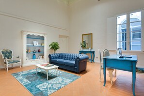 Lobby sitting area - Residenza D'Epoca Historia Luxury (Florence)