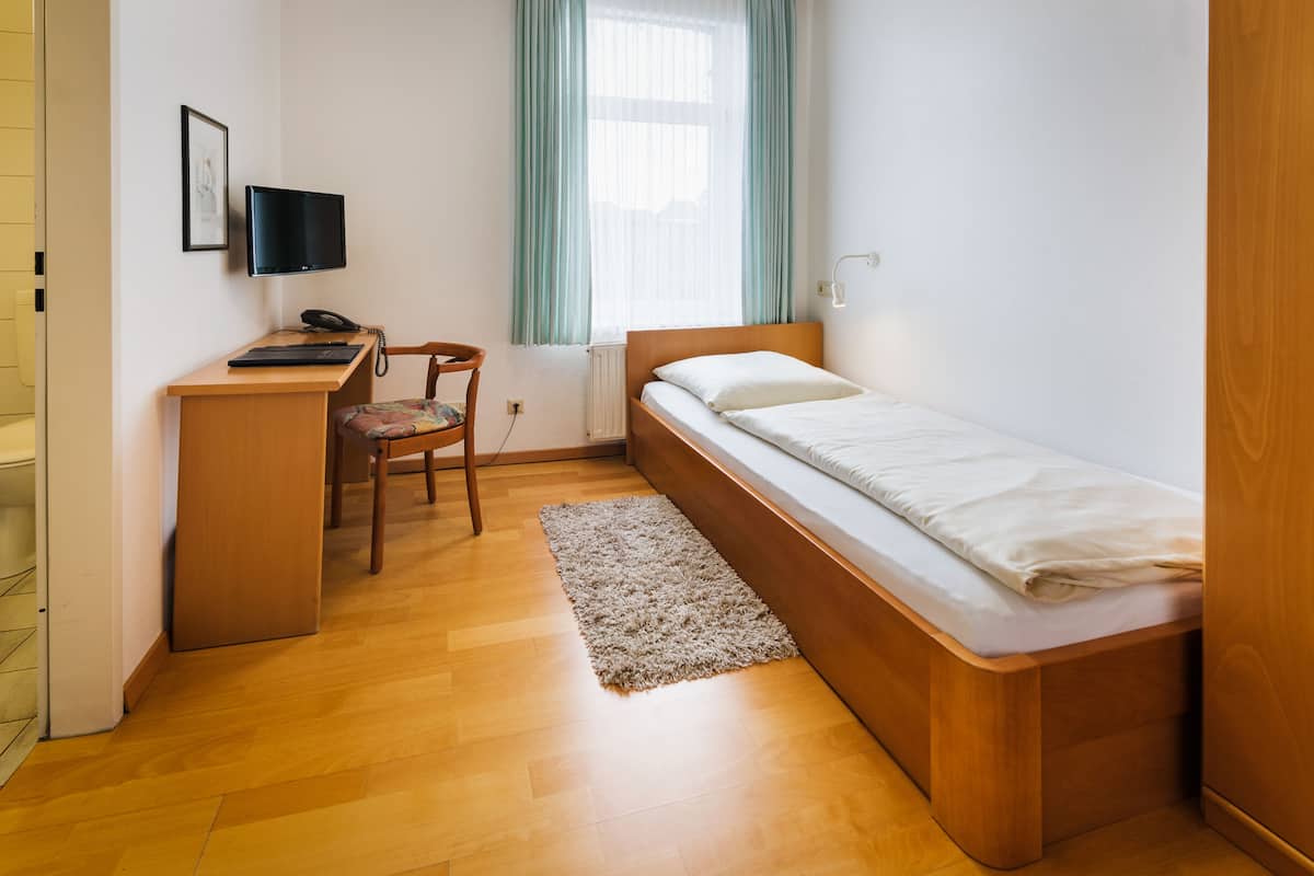 Chambre Simple Ăconomique, 1 lit une place | Draps en coton Ă©gyptien, literie de qualitĂ© supĂ©rieure, bureau