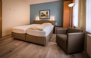Egyptian cotton sheets, premium bedding, desk, soundproofing - Hotel Nagel (Sudlohn)