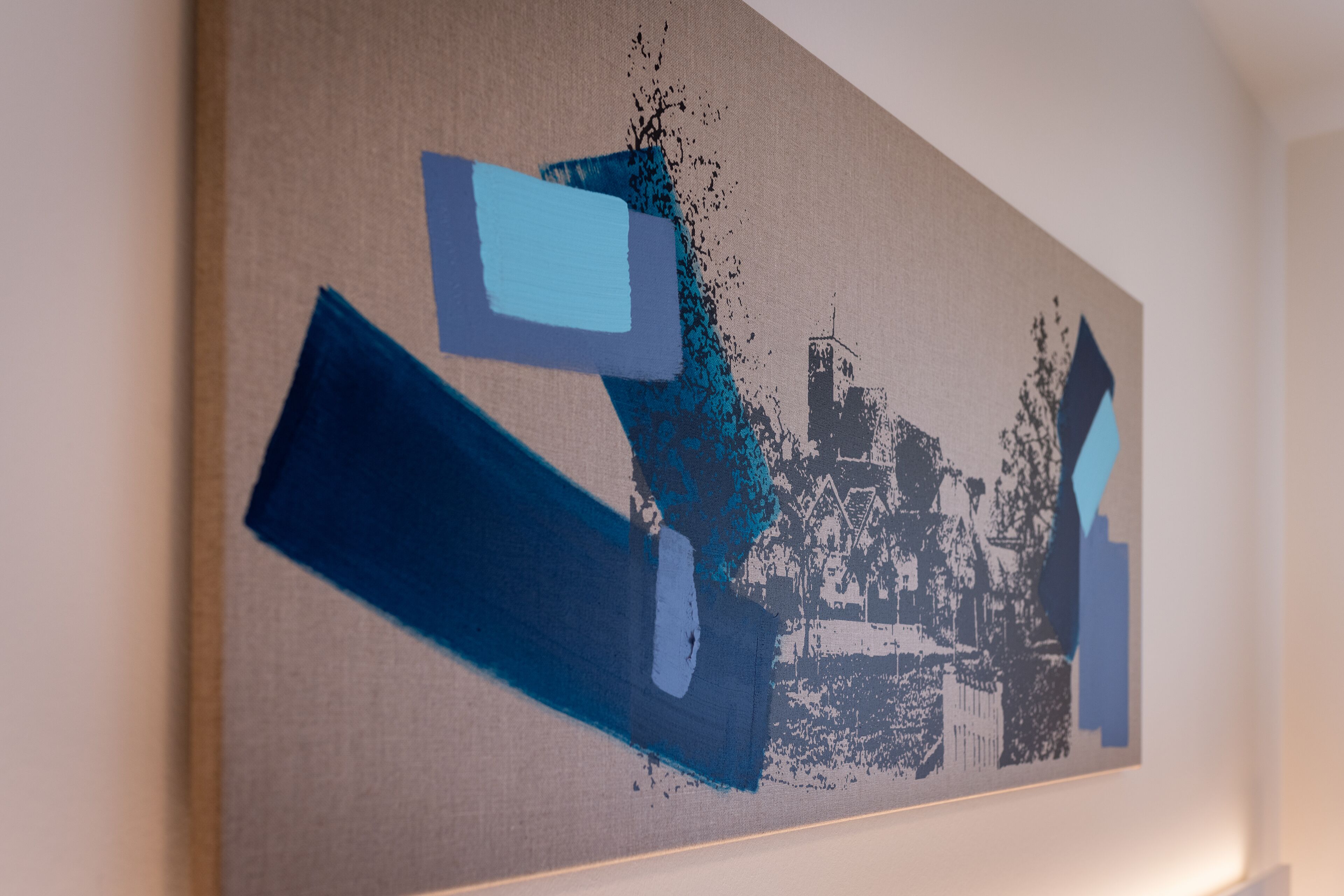 1 bedroom, egyptian cotton sheets, premium bedding, desk