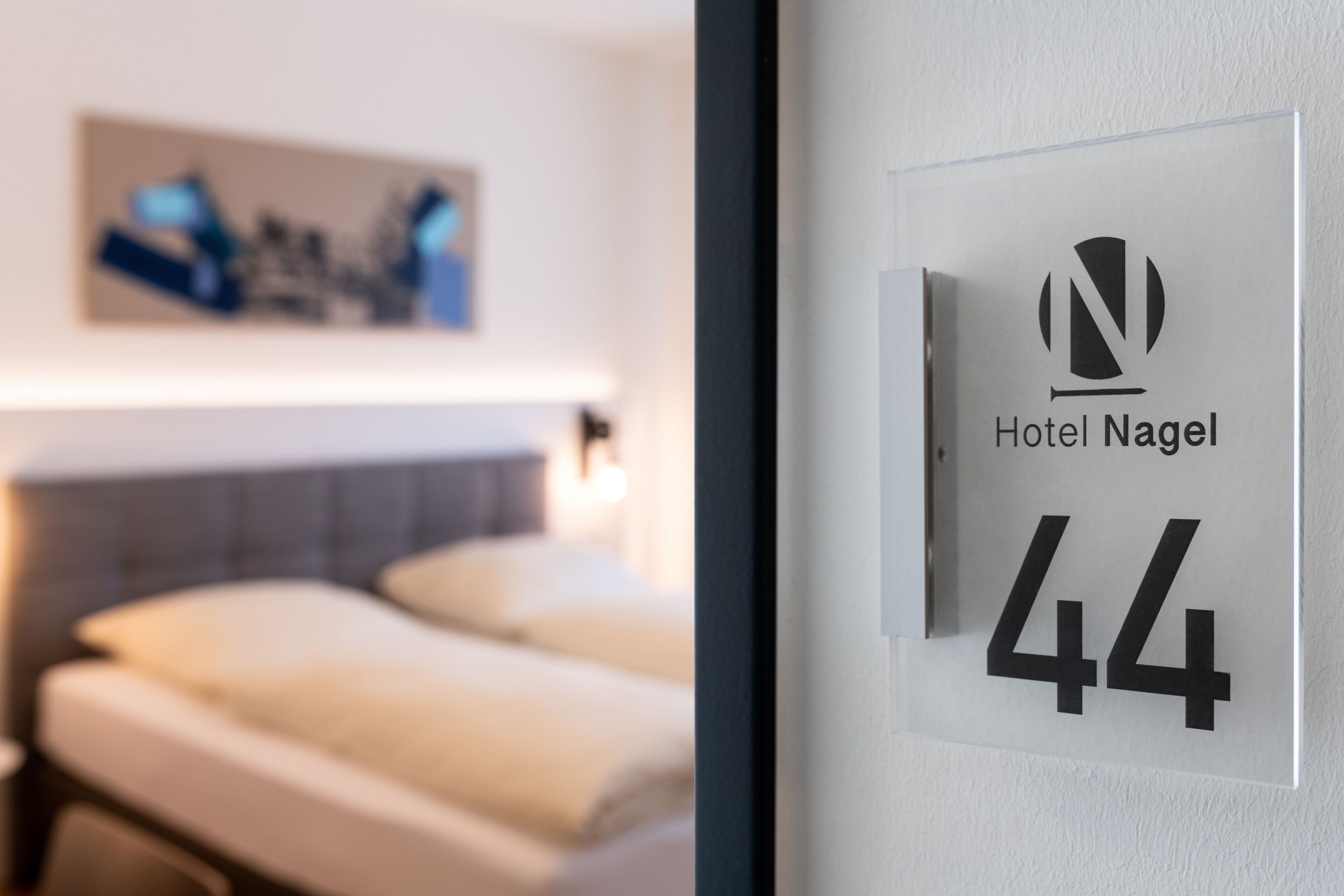 1 bedroom, egyptian cotton sheets, premium bedding, desk