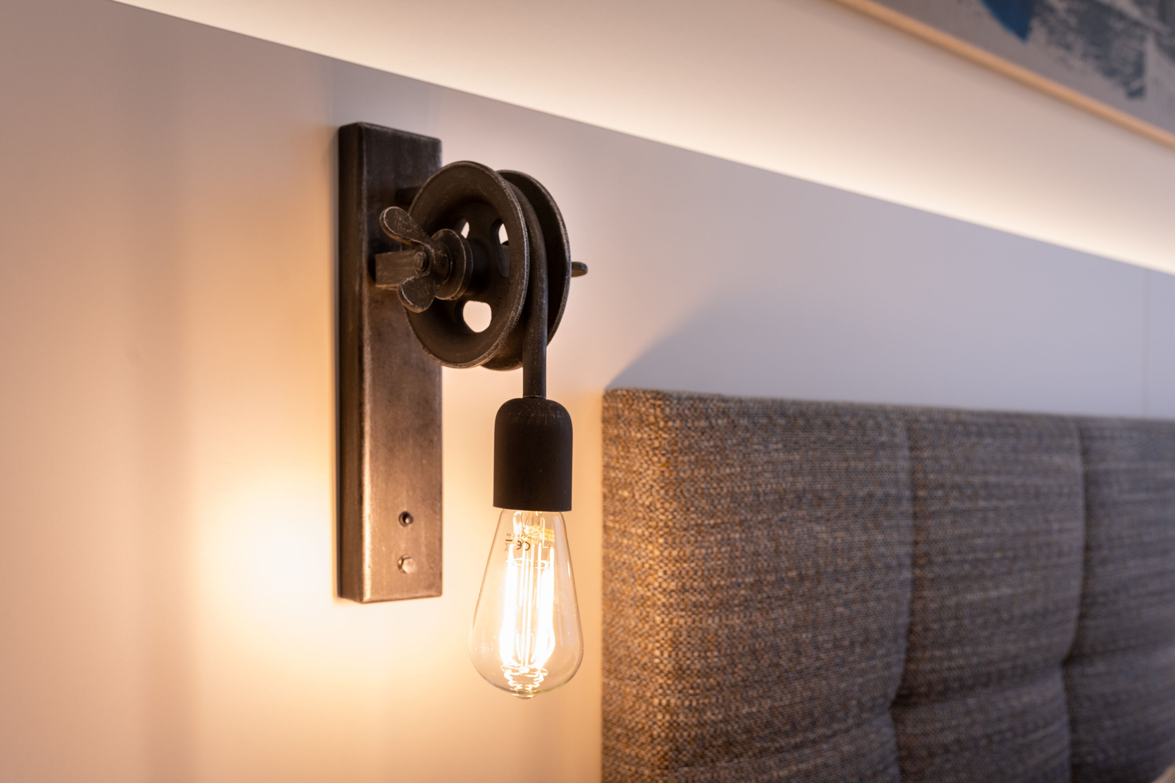 1 bedroom, egyptian cotton sheets, premium bedding, desk