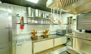 Coffee/tea maker, electric kettle - Hotel Boerderij Restaurant De Gloepe (Diffelen)