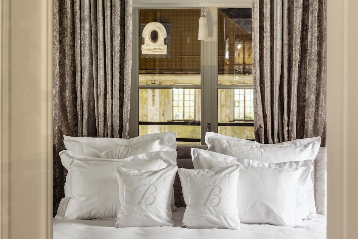 apartment | premium bedding, minibar, in-room safe, desk