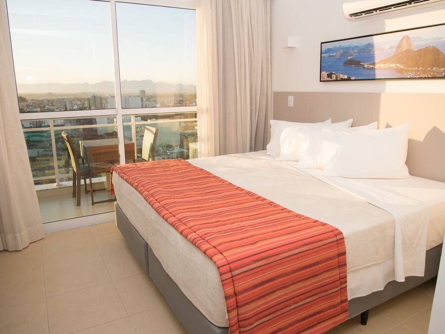 Doppia Superior, 1 letto matrimoniale | Minibar, una cassaforte in camera, una scrivania, tende oscuranti