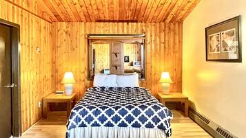 Executive Room, Non Smoking | Blackout drapes, bed sheets