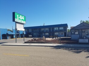 Front of property - I-84 Motor Inn (Caldwell)
