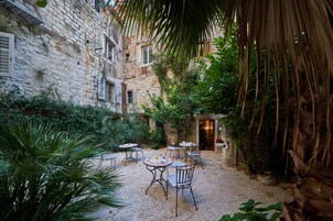 Comfort Double Room | Vue sur le jardin