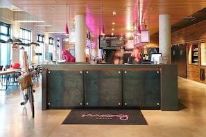Reception - MOXY Frankfurt Eschborn (Eschborn)