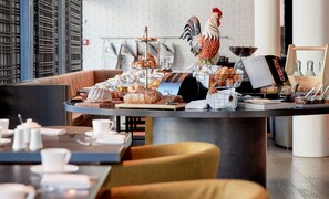 Petit déjeuner buffet servi tous les jours en supplément