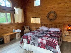 Individually decorated, individually furnished, free WiFi, bed sheets - Boulder Creek Lodge - Campsite (Hall)