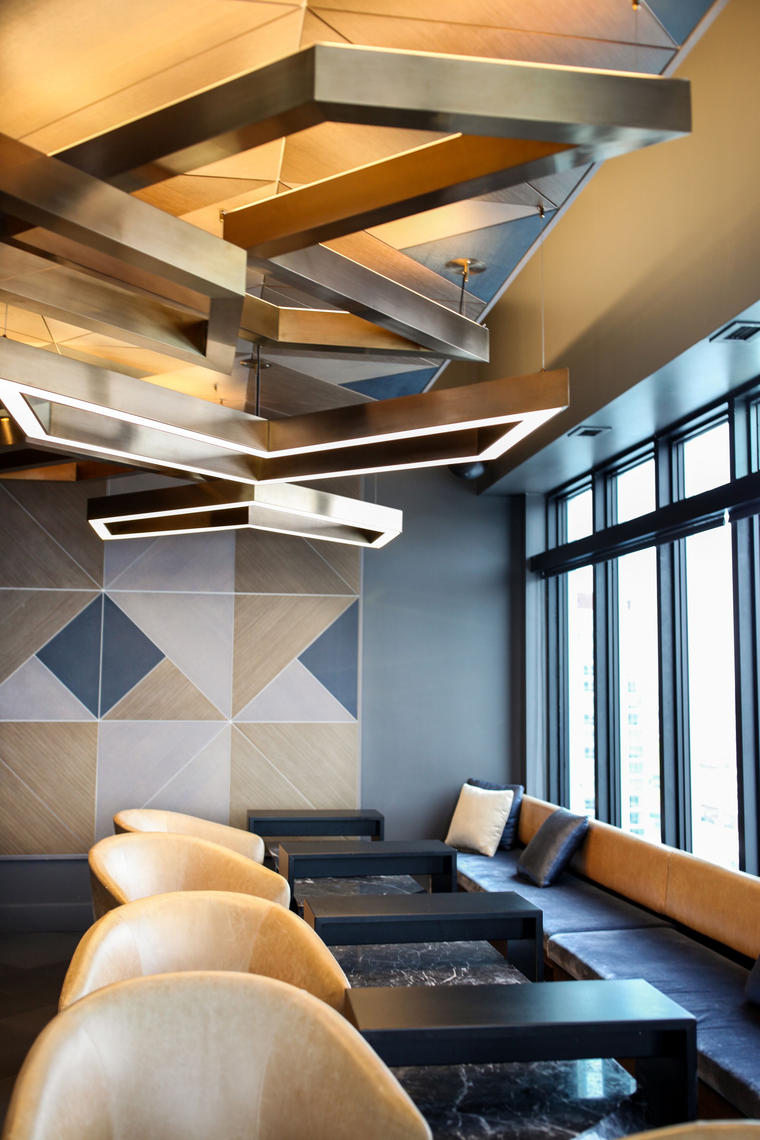 2 bars/lounges, rooftop bar