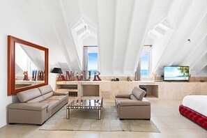 Loftsleilighet – president, 3 soverom, balkong, havutsikt | Sengetøy av topp kvalitet, minibar, safe på rommet og blendingsgardiner