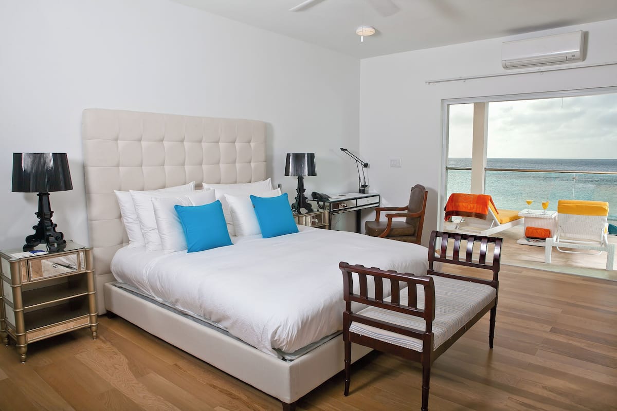 Premium bedding, minibar, in-room safe, blackout curtains