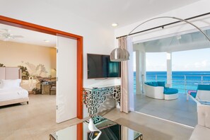 Family Suite, 2 Bedrooms, Balcony, Ocean View | Living area