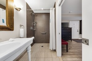 Doccia, soffione a pioggia, set di cortesia gratuito, asciugacapelli