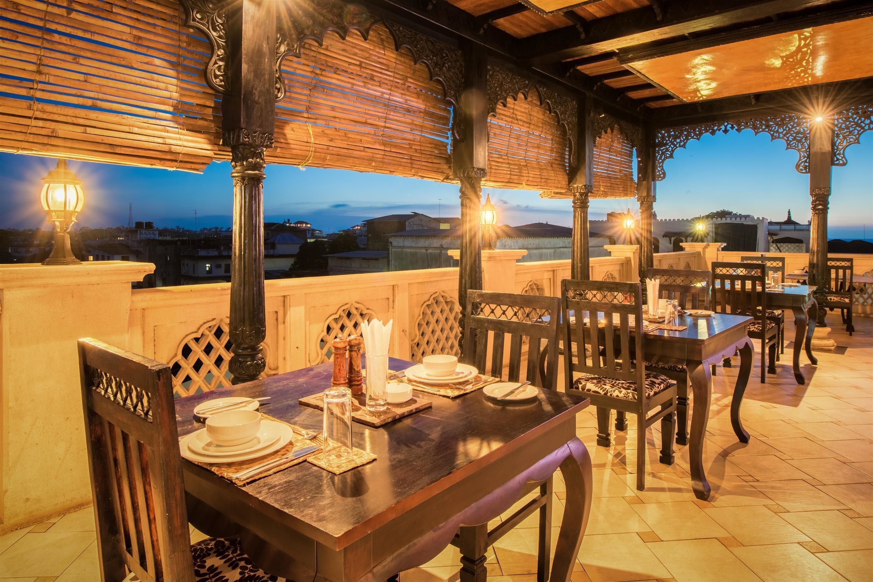 breakfast, lunch and dinner served