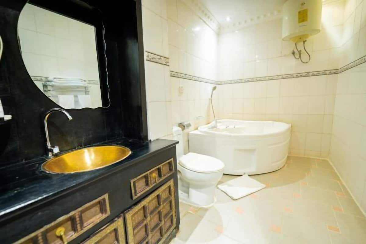 Badezimmer | Umweltfreundliche Kosmetikartikel, Haartrockner, Hausschuhe, HandtĂŒcher