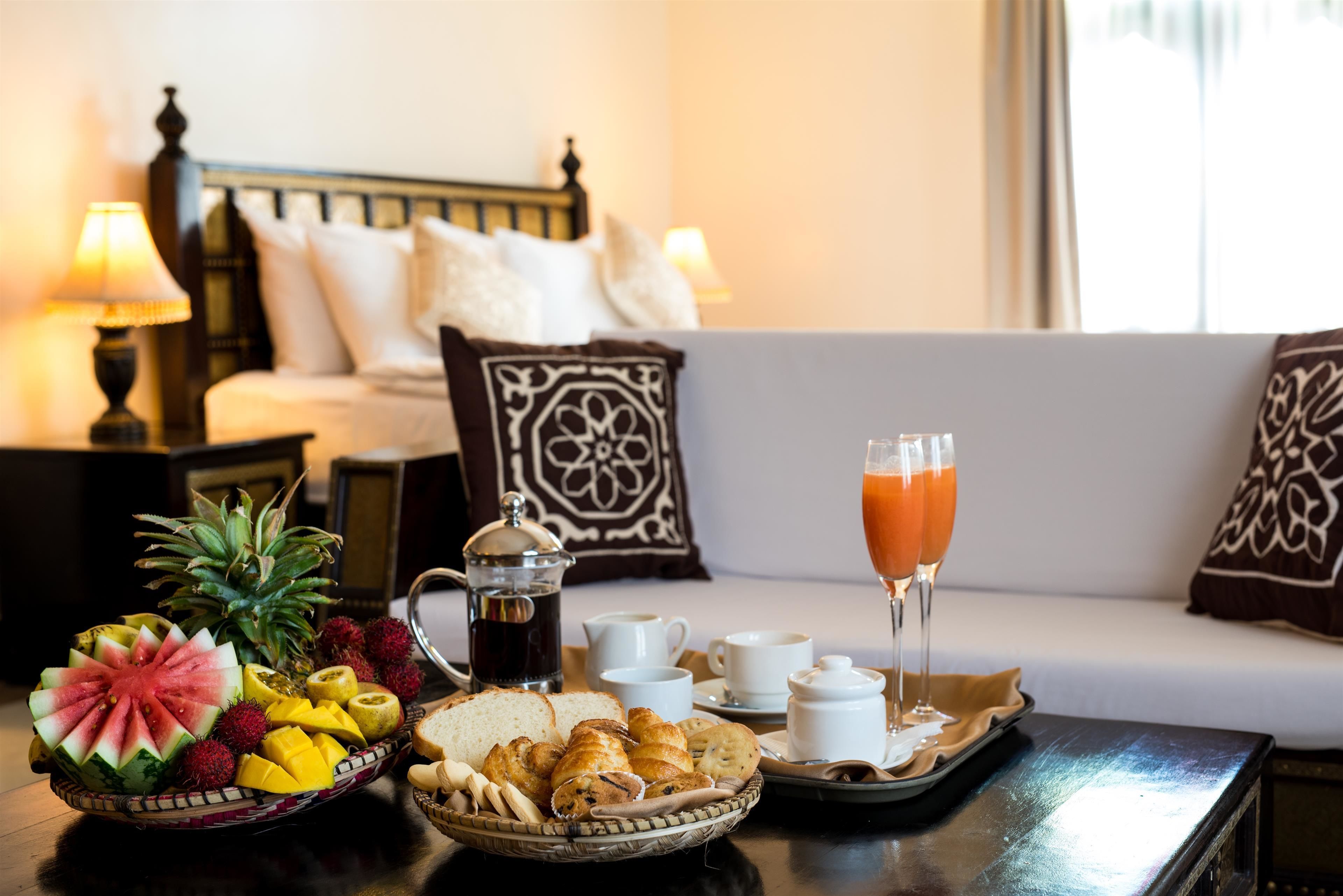 Suite junior, 1 cama King size | Ropa de cama hipoalergénica y minibar 