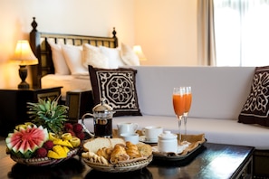 Junior Suite, 1 King Bed | Hypo-allergenic bedding, minibar, in-room safe, desk - Golden Tulip Stonetown Boutique (Zanzibar Town)