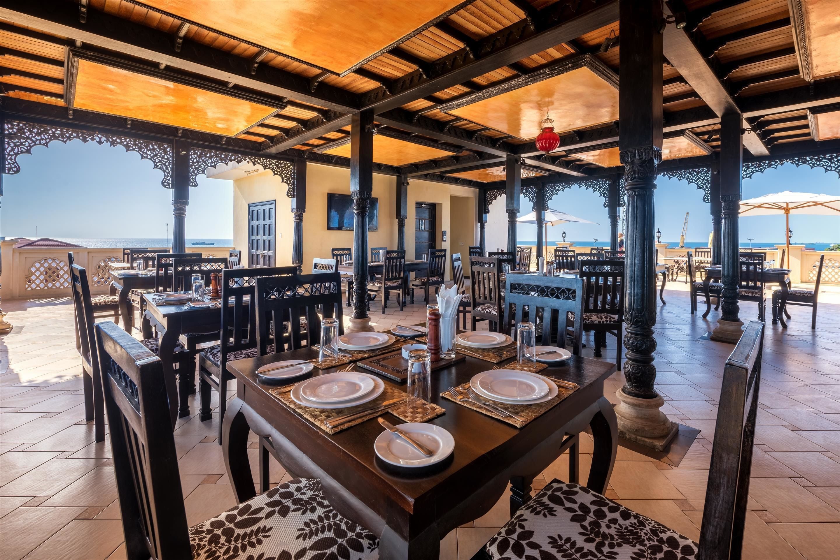 breakfast, lunch and dinner served