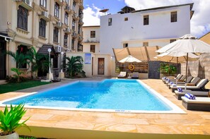 Outdoor pool, pool loungers