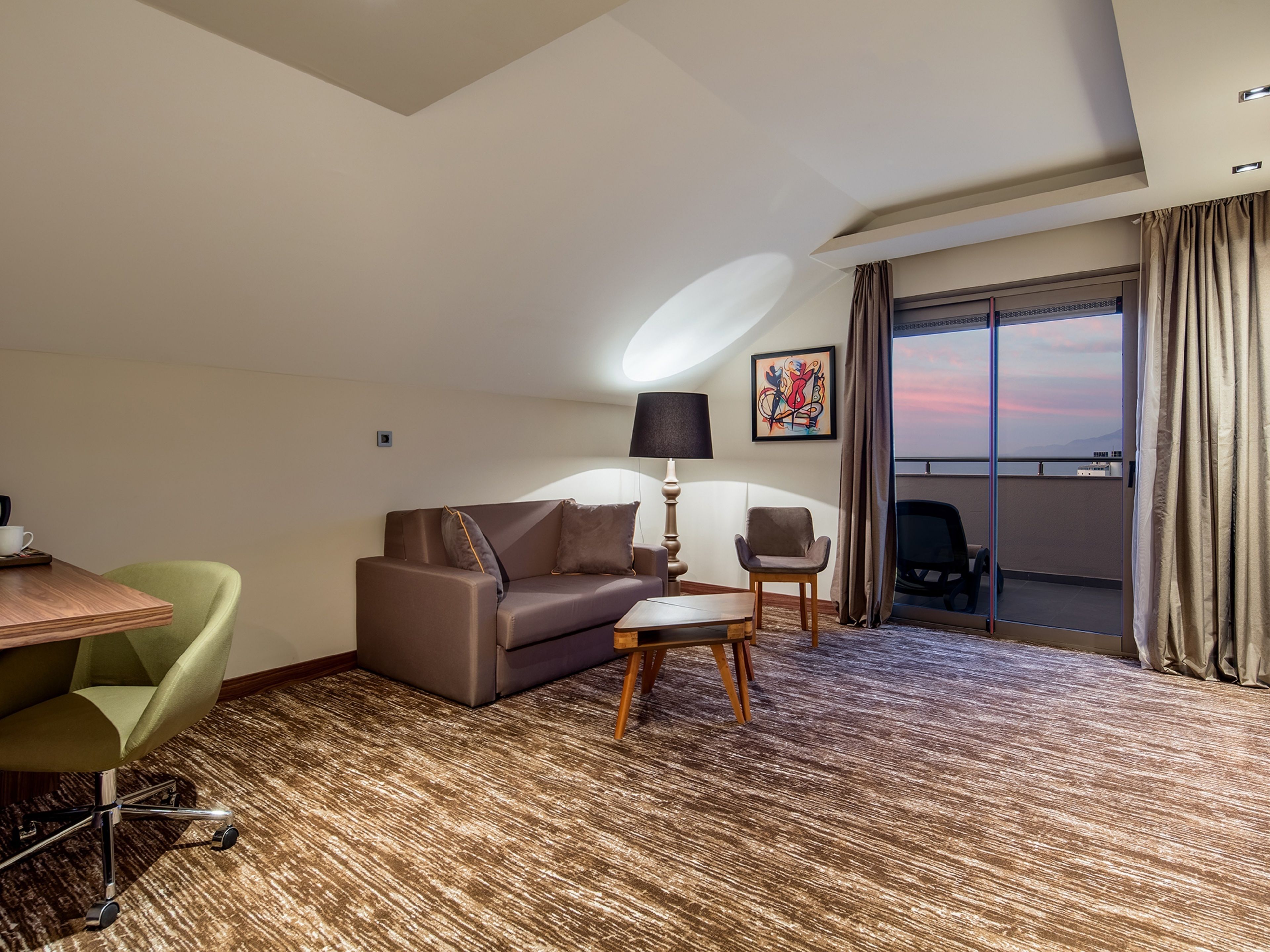 1 bedroom, premium bedding, free minibar items, in-room safe