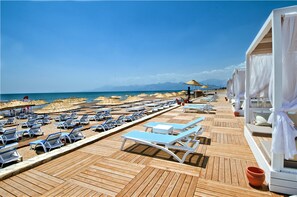 White sand - Holiday Inn Antalya - Lara by IHG (Antalya)