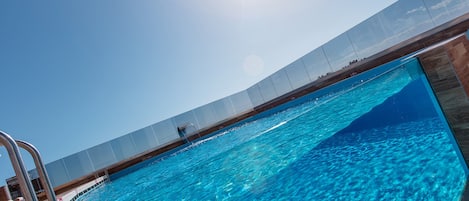 Piscine extérieure (ouverte en saison)