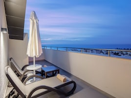 Suite, 1 habitación, vistas al mar (Mediterranean Sea View) | Balcón