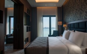 Suite, 1 King Bed, Smoking, Sea View | Minibar, in-room safe, desk, blackout drapes - Holiday Inn Istanbul - Tuzla Bay by IHG (Istanbul)