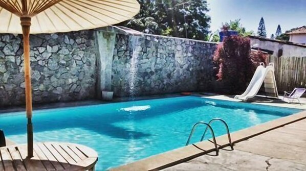 Piscina all'aperto