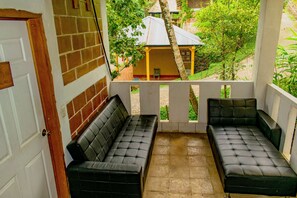 基础双床房 | 客厅