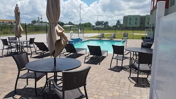 Outdoor pool, open 9 AM to 9 PM, sun loungers