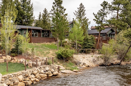Exterior. River Ridge Cottages