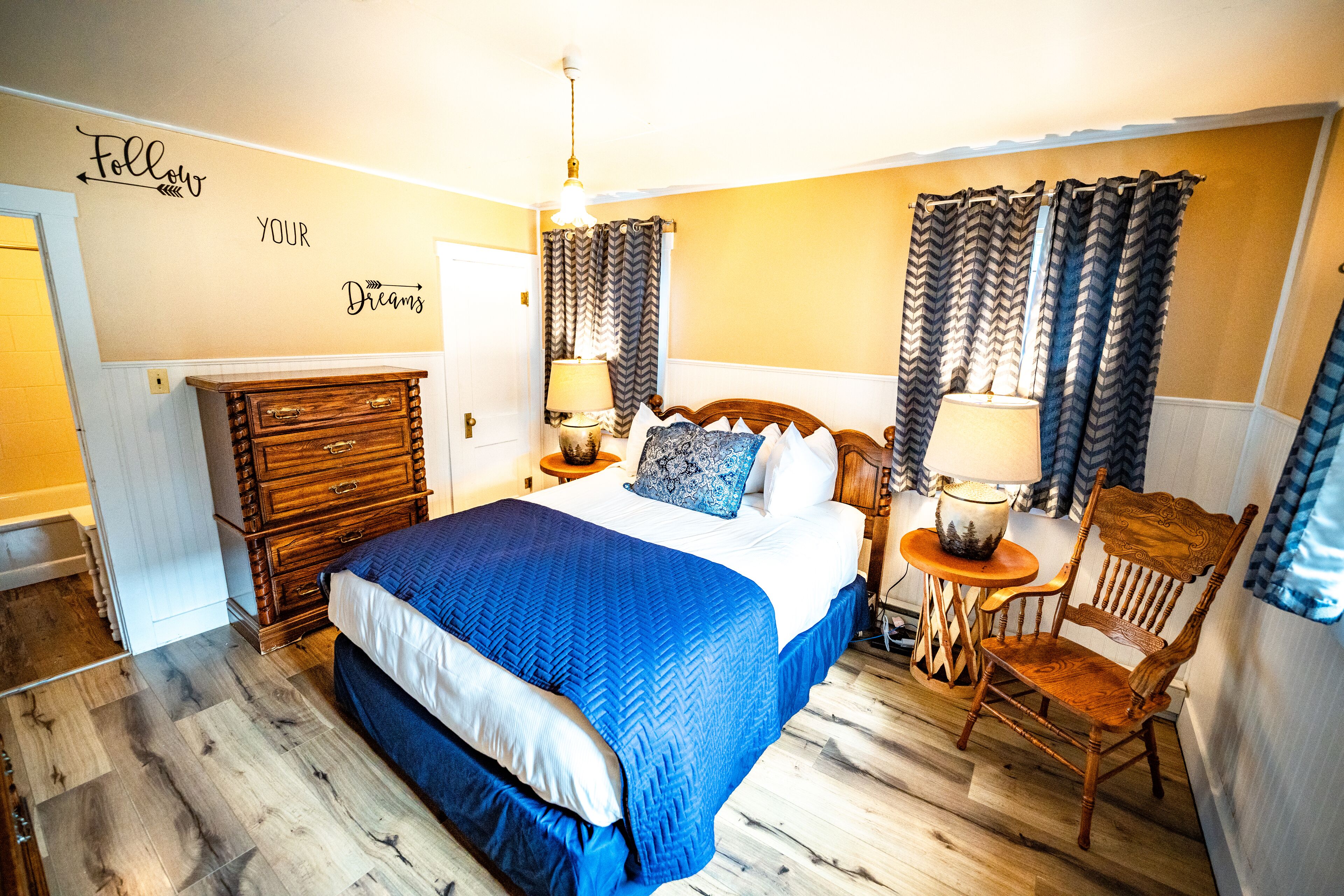 Cabaña, 2 camas de matrimonio, cocina (Centennial, Riverfront Deck) | Ropa de cama