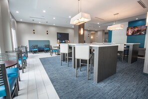 Free daily on-the-go breakfast  - Holiday Inn Express & Suites Houston - Hobby Airport Area by IHG (Houston)