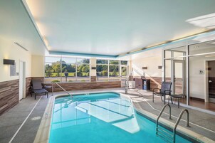 Una piscina cubierta