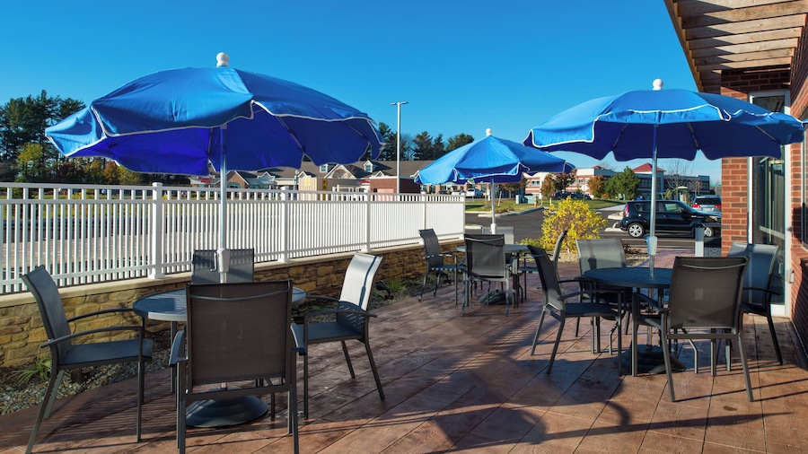 Fairfield Inn and Suites by Marriott Akron Stow