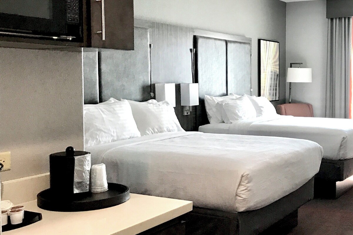 Standard Room, 2 Queen Beds | Premium bedding, down duvets, pillow-top beds, desk