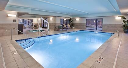 Hampton Inn & Suites Alliance