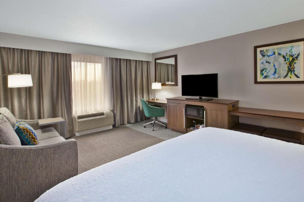 Coffres-forts dans les chambres, fer et planche à repasser