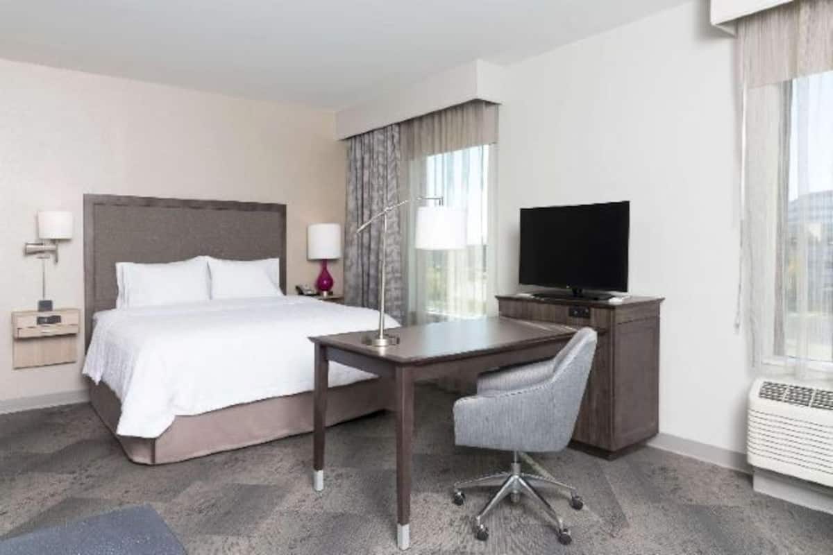 In-room safe, desk, laptop workspace, iron/ironing board