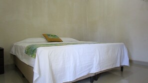 Room, 1 Double Bed | Desk, free WiFi, bed sheets - Hotel Sueño Tranquilo (Quepos)