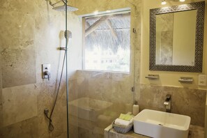 Ducha, cabezal de ducha tipo lluvia, artículos de tocador gratuitos
