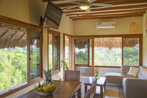 Superior-Apartment, 3 Schlafzimmer | Blick auf den Garten