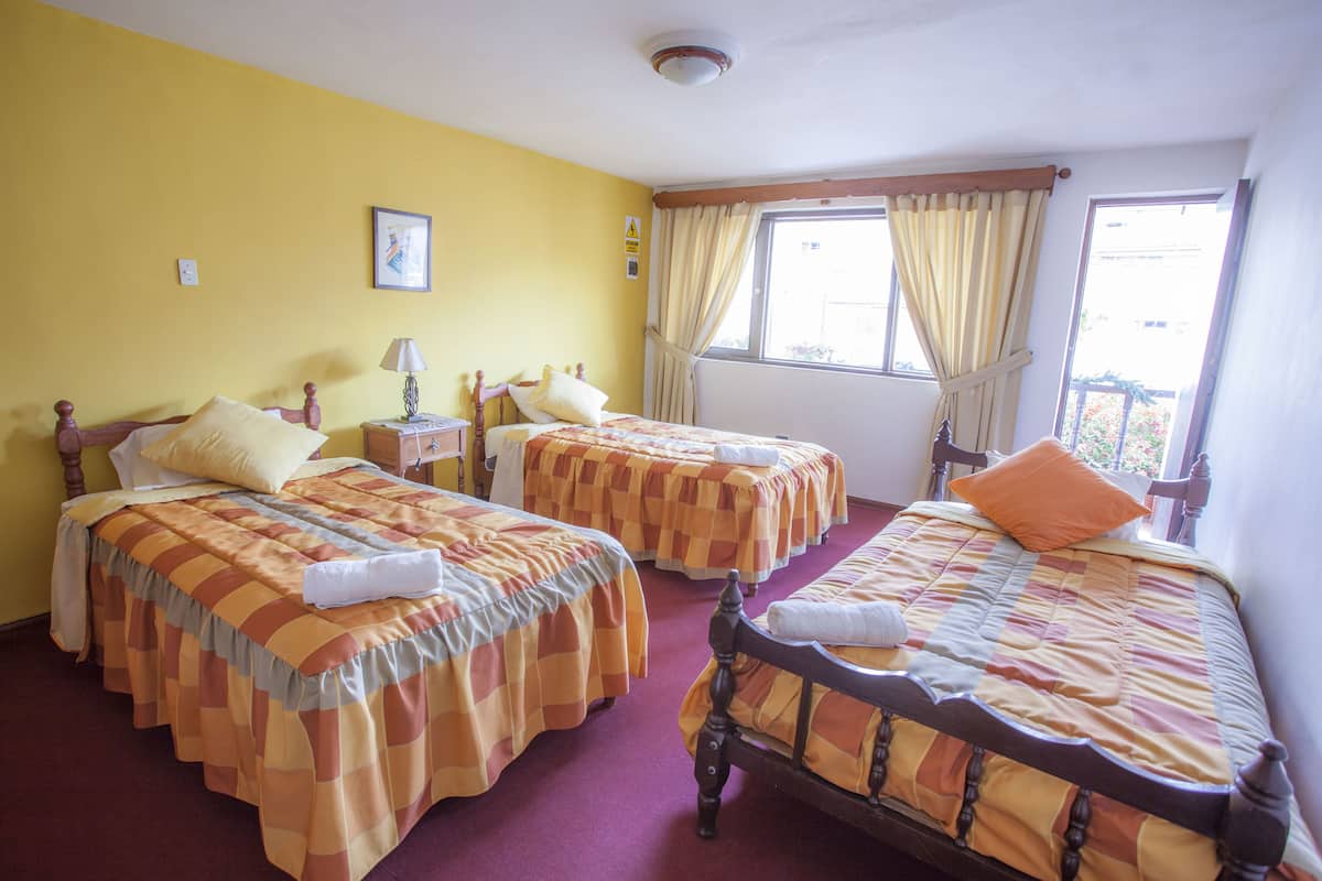 Shared Dormitory, City View | Peti besi dalam bilik, seterika/papan seterika