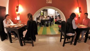 Restaurant - L'AUBERGE INN - Hostel (Quito)